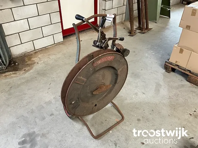 Bandoleerhaspel met tang - afbeelding 1 van  3