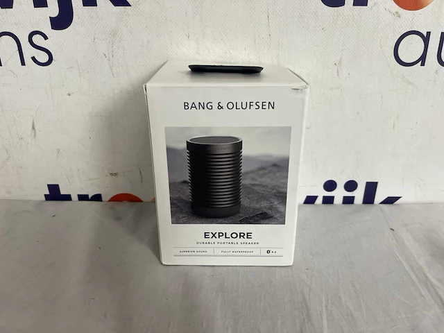 Bang & olufsen beosound explore - black anthracite | bluetooth speaker buiten | draagbare speaker | bluetooth speaker waterproof | draadloze speaker - afbeelding 2 van  2