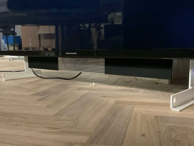 Bang & olufsen beovision avant 85 85” uhd 4k televisie - afbeelding 2 van  10