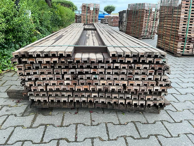 Bangkirai hardhout afdek kap (4000x46x33mm) (260x) - afbeelding 4 van  5
