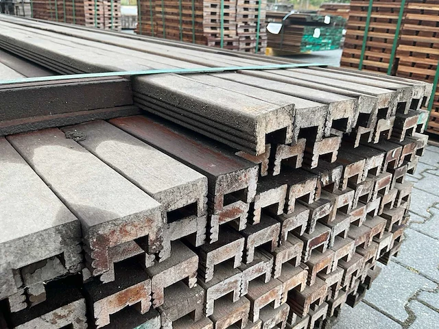 Bangkirai hardhout afdek kap (4000x46x33mm) (260x) - afbeelding 5 van  5
