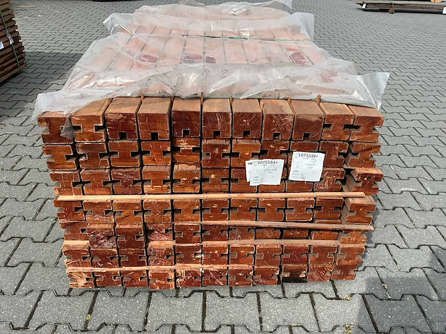 Bangkirai hardhout schuttingpaal (2000x90x90mm) (69x) - afbeelding 2 van  4