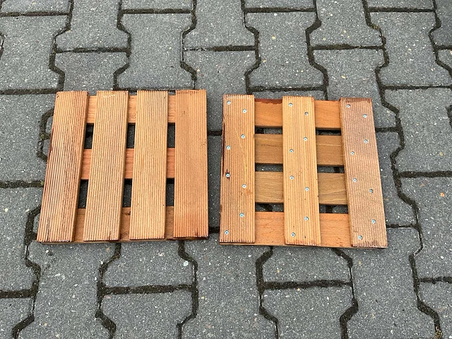 Bangkirai hardhout terras tegel (300x300x24mm) (250x) - afbeelding 5 van  5