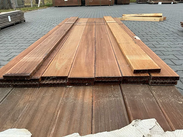 Bangkirai hardhout vlonderplank (2450-3050x145x25mm) (35x) - afbeelding 4 van  4