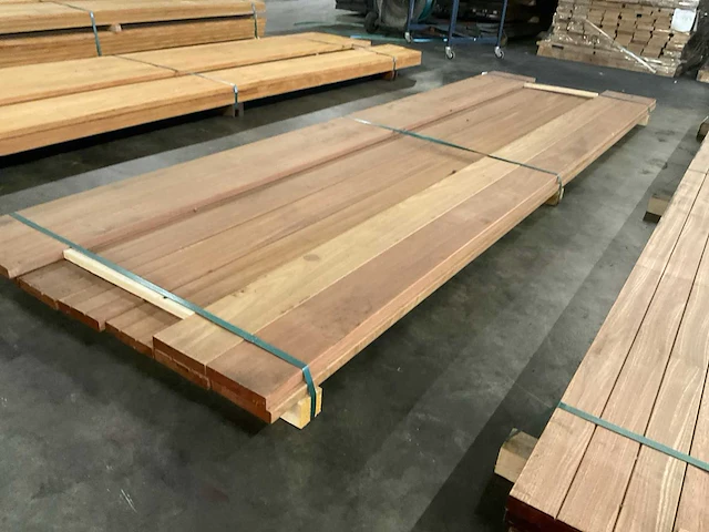 Bangkirai planken geschaafd 28x145 mm (11x) - afbeelding 3 van  6