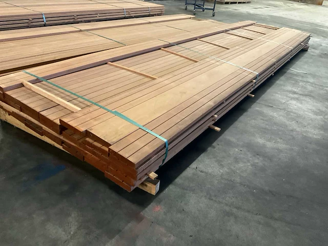 Bangkirai planken geschaafd 28x145 mm (32x) - afbeelding 3 van  6