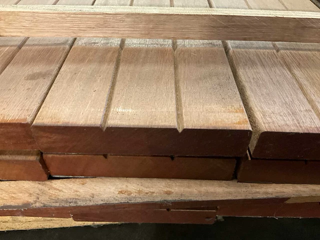 Bangkirai planken geschaafd 28x145 mm (32x) - afbeelding 6 van  6