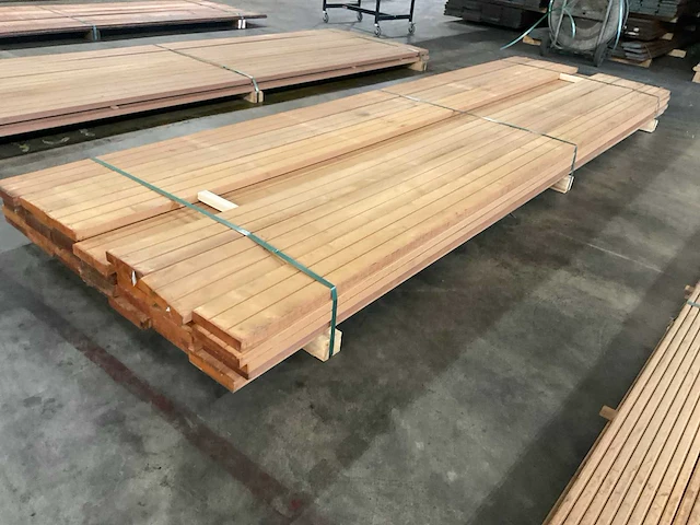Bangkirai planken geschaafd 28x145 mm (34x) - afbeelding 3 van  6