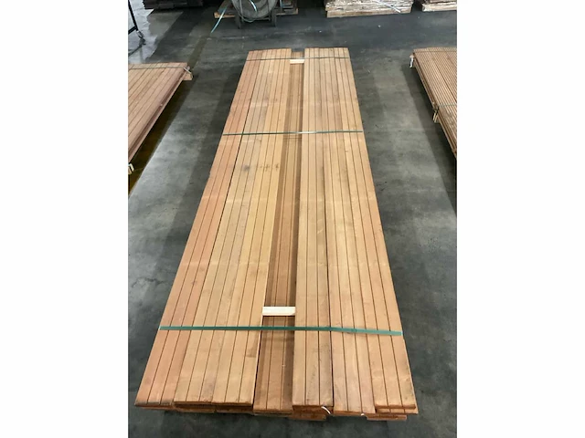 Bangkirai planken geschaafd 28x145 mm (34x) - afbeelding 5 van  6