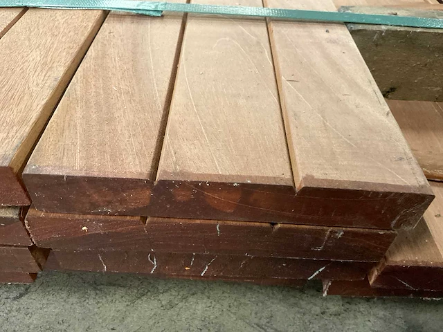 Bangkirai planken geschaafd 28x190 mm (18x) - afbeelding 6 van  6