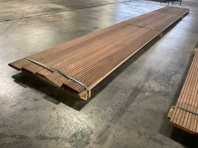 Bangkirai vlonderdelen antislip 21x145 mm (10x) - afbeelding 3 van  6