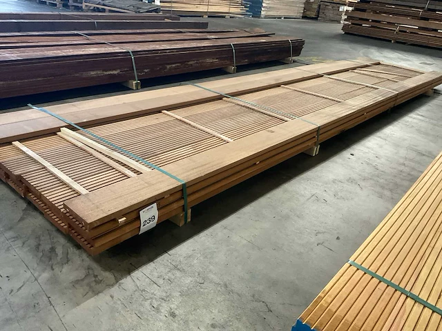 Bangkirai vlonderdelen antislip 25x140 mm (23x) - afbeelding 1 van  6