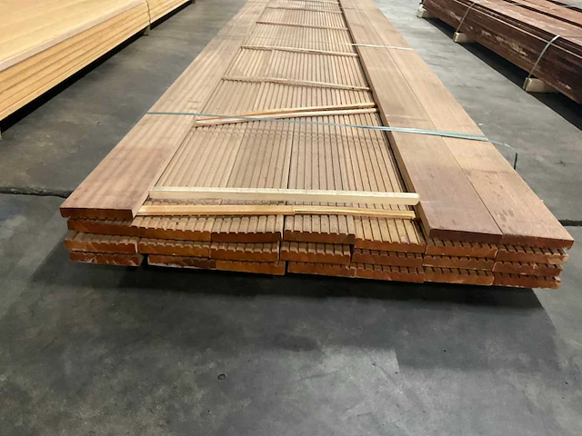Bangkirai vlonderdelen antislip 25x140 mm (23x) - afbeelding 4 van  6