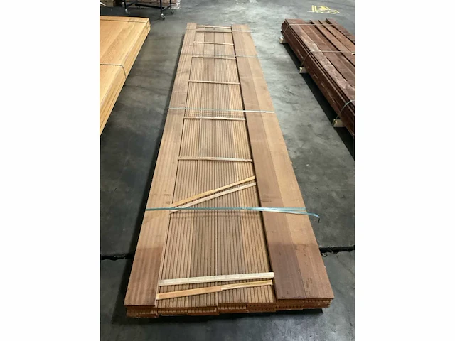 Bangkirai vlonderdelen antislip 25x140 mm (23x) - afbeelding 5 van  6