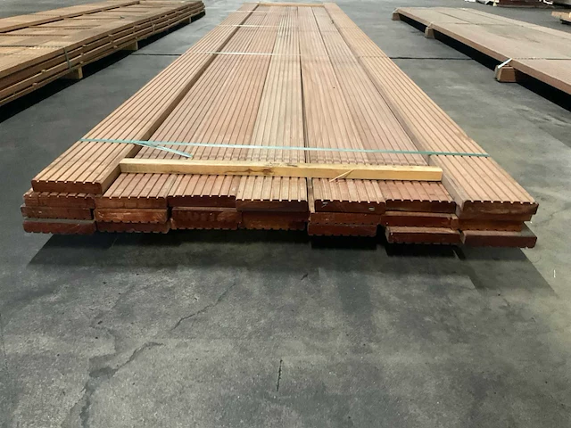 Bangkirai vlonderdelen antislip 28x145 mm (23x) - afbeelding 2 van  6