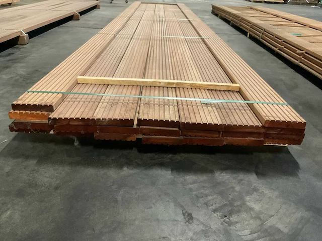 Bangkirai vlonderdelen antislip 28x145 mm (23x) - afbeelding 4 van  6