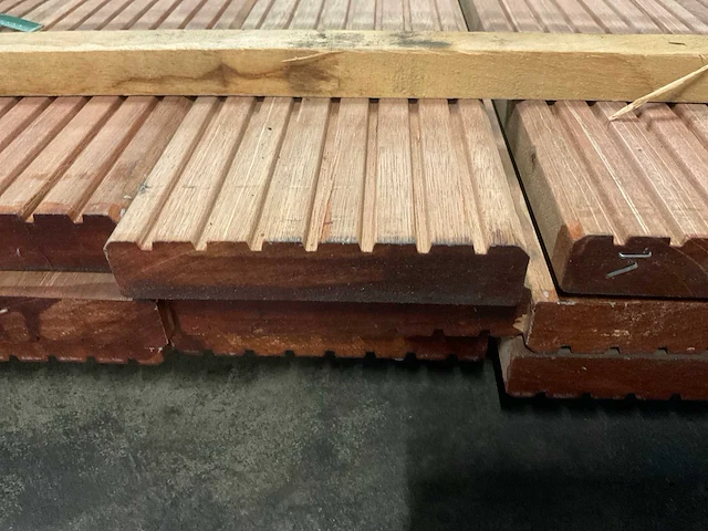 Bangkirai vlonderdelen antislip 28x145 mm (23x) - afbeelding 6 van  6