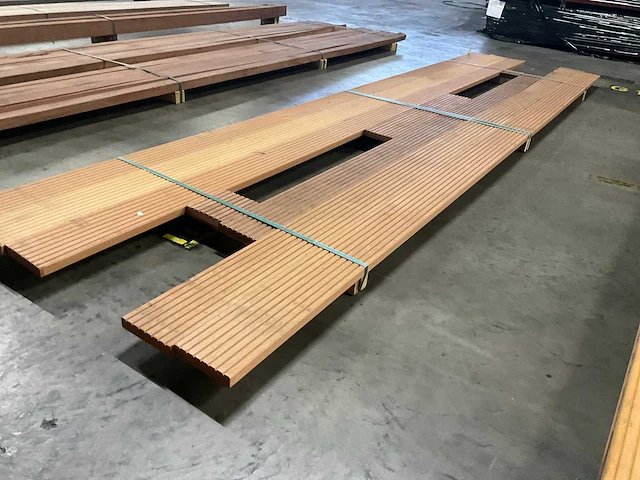 Bangkirai vlonderplank met antislip 28x145 mm (6x) - afbeelding 3 van  6