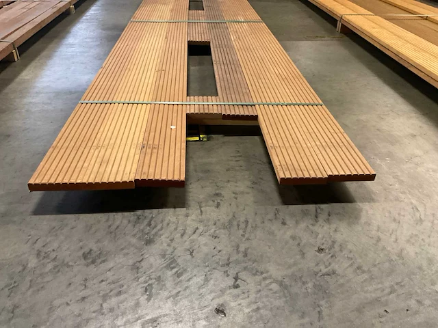Bangkirai vlonderplank met antislip 28x145 mm (6x) - afbeelding 4 van  6