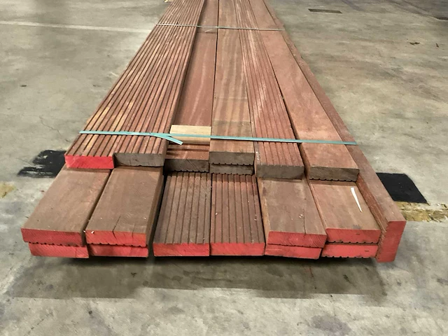 Bangkirai vlonderplanken met antislip 45x140 mm (19x) - afbeelding 2 van  6