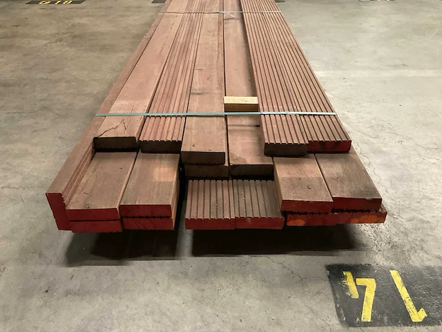 Bangkirai vlonderplanken met antislip 45x140 mm (19x) - afbeelding 4 van  6