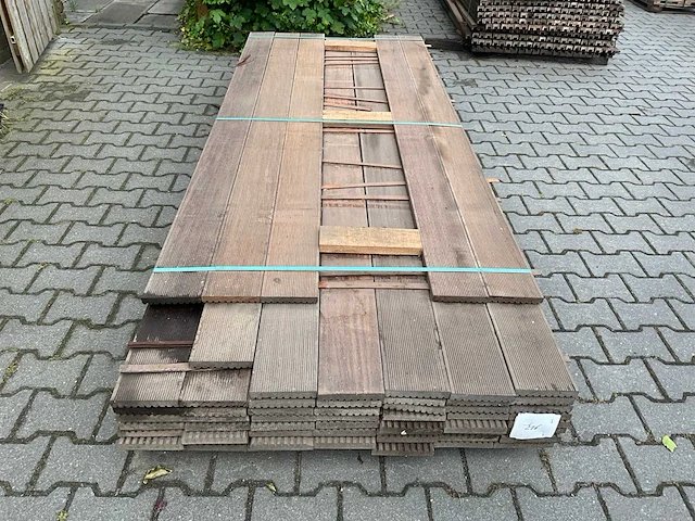 Bangkirai yellow balau hardhout vlonderplank (2400-2700x145x21mm) (55x) - afbeelding 2 van  4