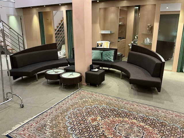 Bank / rondzit met tafels - afbeelding 1 van  9