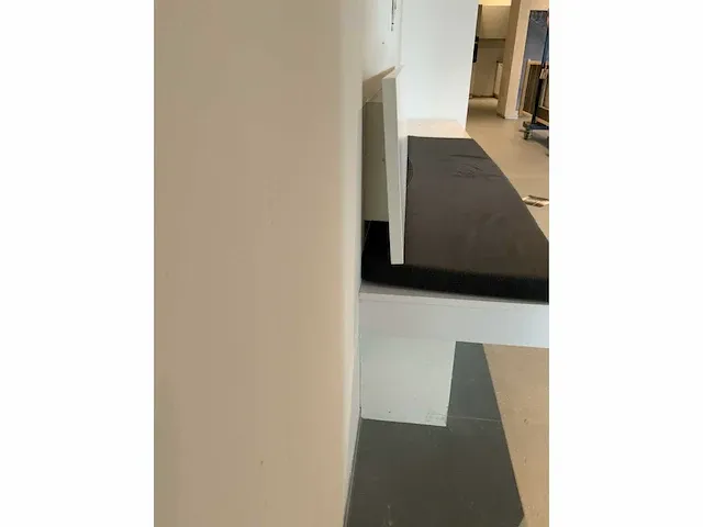Bank - afbeelding 7 van  9