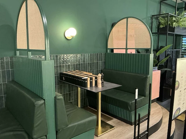 Banken met tafel (4x) - afbeelding 4 van  7