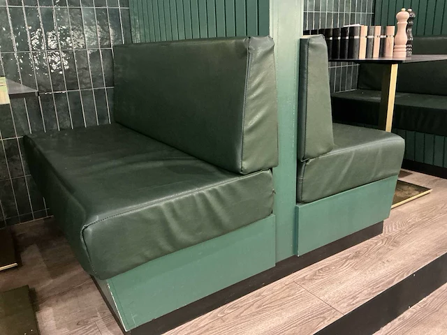 Banken met tafel (4x) - afbeelding 5 van  7