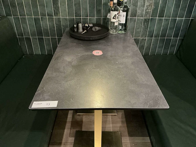 Banken met tafel (4x) - afbeelding 7 van  7