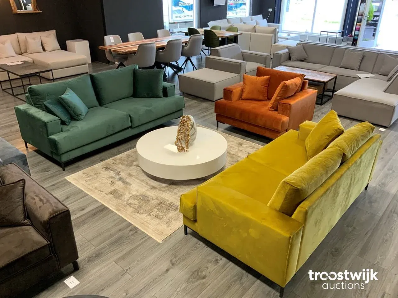 Banken, stoelen en bedden