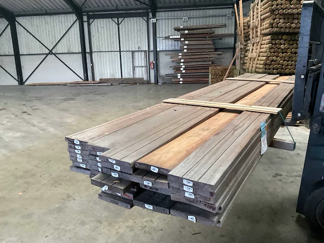 Bankirai hardhouten vlonderplank 427x19x2,8 cm (34x) - afbeelding 1 van  7