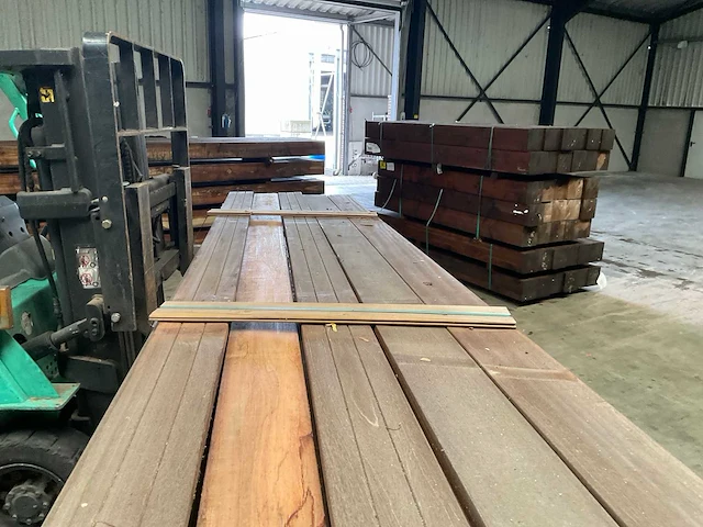 Bankirai hardhouten vlonderplank 427x19x2,8 cm (34x) - afbeelding 7 van  7
