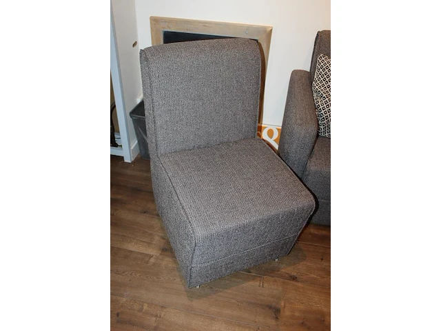 Bankstel bestaande uit een twee en een driesitsbank met losse fauteuil grijs / bruin gestoffeerd breedte 2... - afbeelding 4 van  4