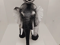 Banksy fanart sculptuur - banksy 'elephant war' - afbeelding 10 van  10