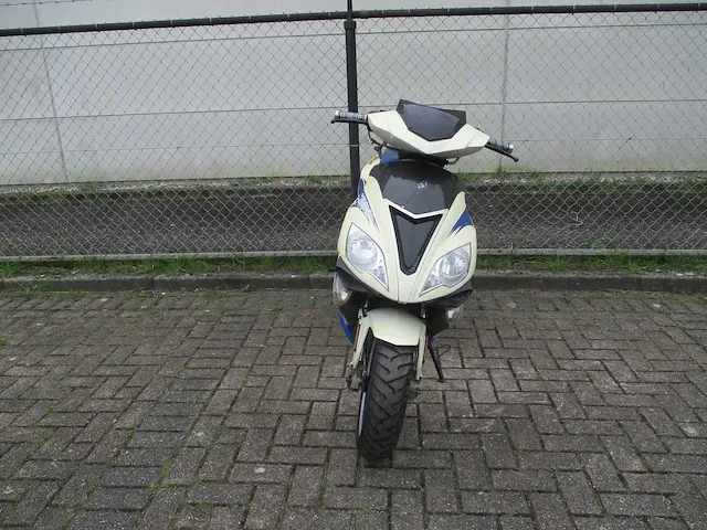 Baotian - bromscooter - btm sport 2 tact - scooter - afbeelding 5 van  11