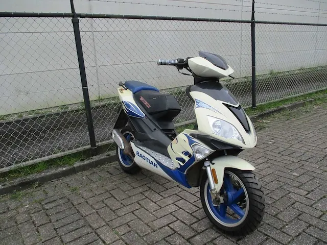 Baotian - bromscooter - btm sport 2 tact - scooter - afbeelding 7 van  11