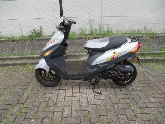 Baotian - snorscooter - killerbee sprint/speedy bt49-9 - scooter - afbeelding 1 van  9