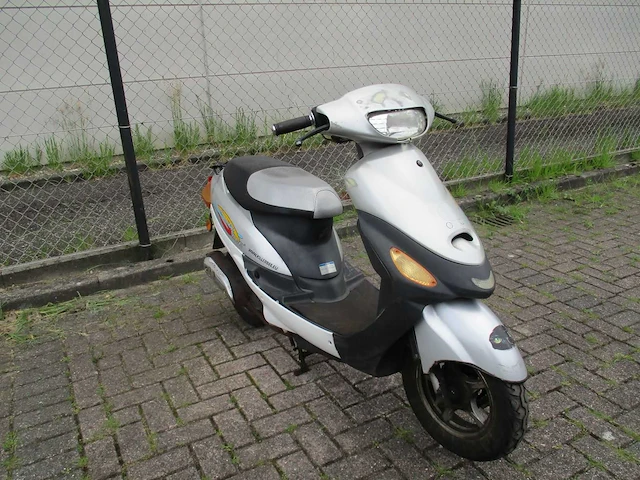 Baotian - snorscooter - killerbee sprint/speedy bt49-9 - scooter - afbeelding 4 van  9