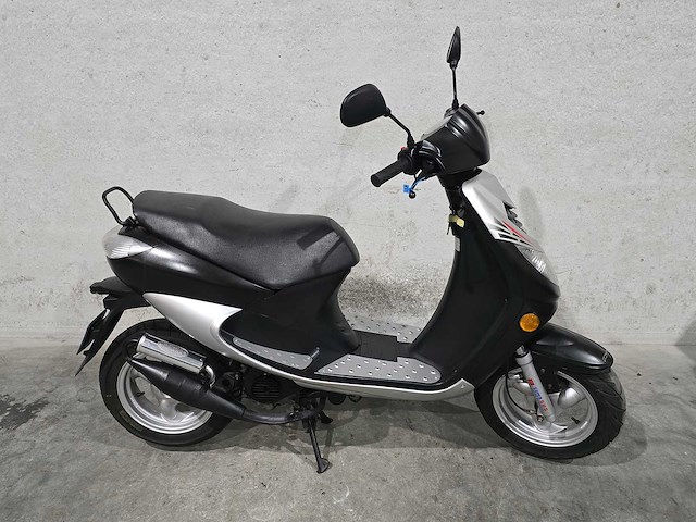Baotian - snorscooter - rebel - 4t 25km uitvoering fh237z - afbeelding 2 van  7