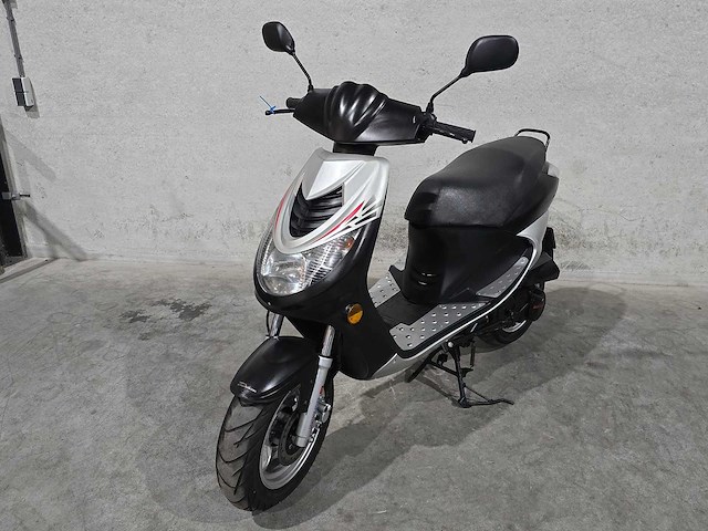 Baotian - snorscooter - rebel - 4t 25km uitvoering fh237z - afbeelding 3 van  7