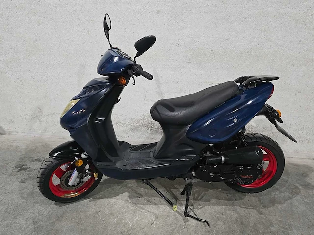 Baotian - snorscooter - rebel bt49qt-12c2 - 25km uitvoering fk406v - afbeelding 1 van  7
