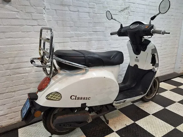 Baotian classic 25 km snorscooter 4takt - afbeelding 5 van  7