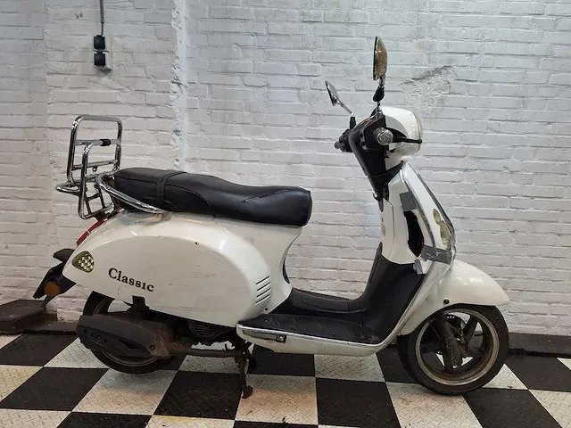 Baotian classic 25 km snorscooter 4takt - afbeelding 6 van  7