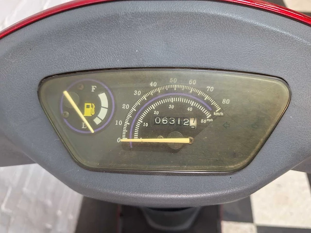 Baotian speedy 25km snorscooter 4-takt - afbeelding 4 van  7