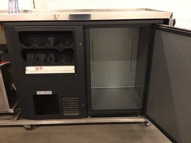 Bar inclusief waterkoeler en gamko koeling met flessennest - afbeelding 5 van  6