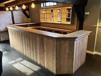Bar met achterwand