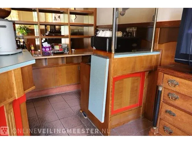 Bar met luifel, achterwand en 13 krukken - afbeelding 9 van  15