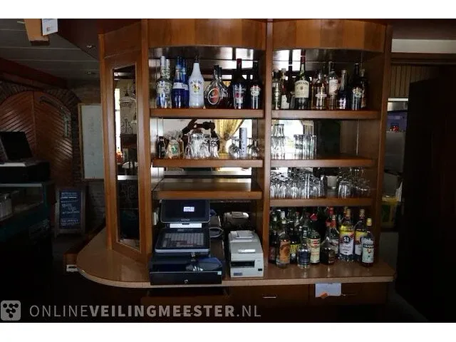 Bar met luifel, achterwand en 13 krukken - afbeelding 11 van  15